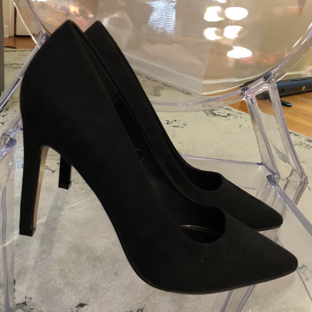 Forever 21 Black Point Toe Basic Everyday Heels